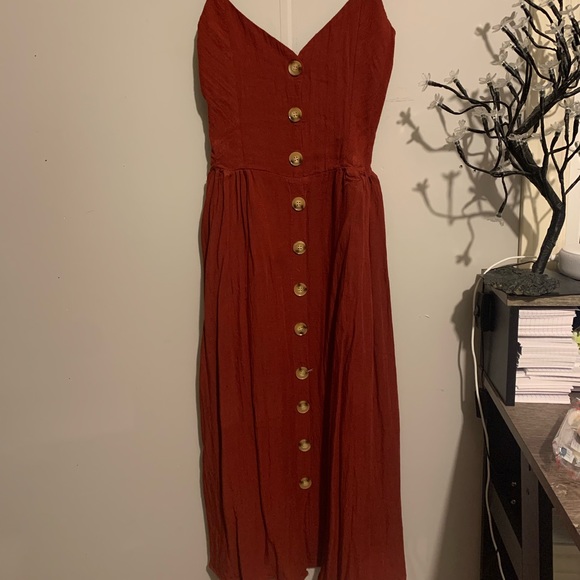 Mid-length, maroon toned, one size dress from Suzy Sheir. Stretchy fabric! - Picture 5 of 5
